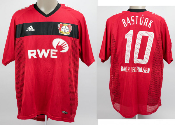 Yildiray Bastürk am 17.05.2003 gegen 1860 München, Leverkusen, Bayer 04 - Trikot 2002/2003