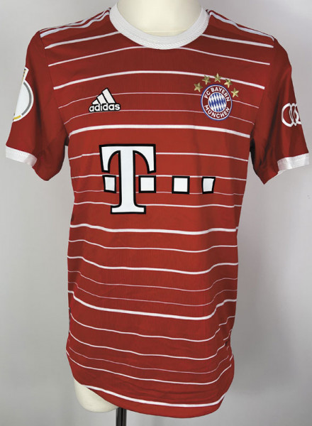 Benjamin Pavard, am 04.04.2023 gegen SC Freiburg, München, FC Bayern - Trikot 2022/23