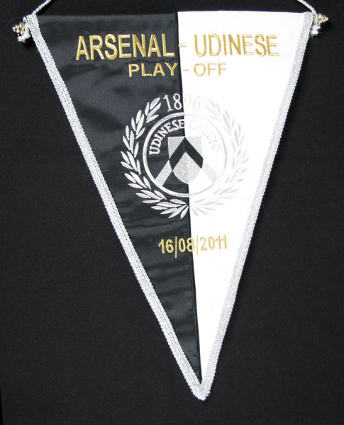 Match Pennant Udinese v Arsenal 2011 Champions Le